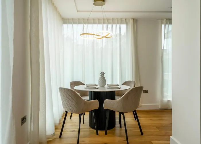 207 @ Ryedale House York