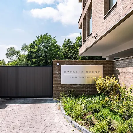 207 @ Ryedale House *